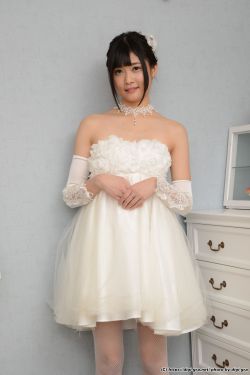 玩多个小女孩
