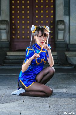 看着镜子我们怎么进去的图片